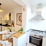 Harmony Plaza 2br Apartment Bucharest