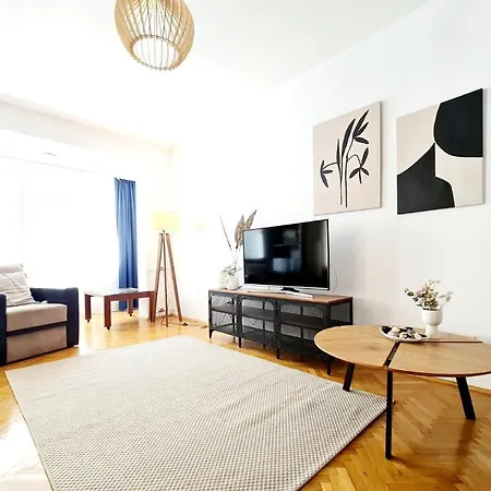 Harmony Plaza 2br * Bucharest