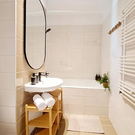 Harmony Plaza 2br 布加勒斯特