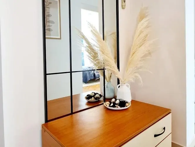 Harmony Plaza 2br Апартаменти *